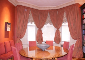 elegant-living-room-curtain